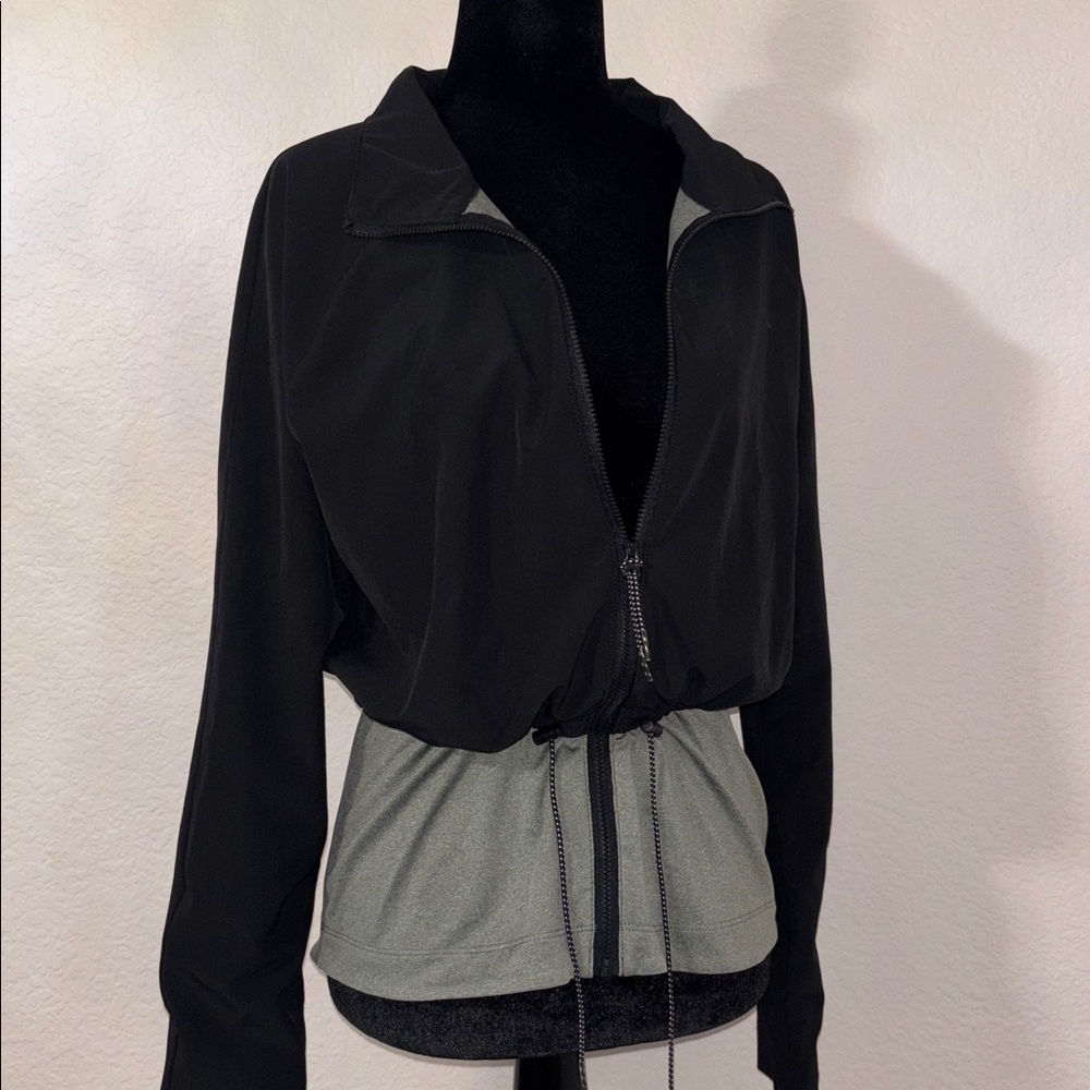 Aerie women’s small Athletic Jacket / half windbreaker